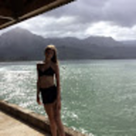 Meet your Posher, Hannah - Picture 1 of 1